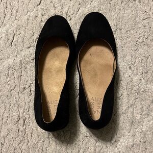 Naturalizer Black Women's Suede heels